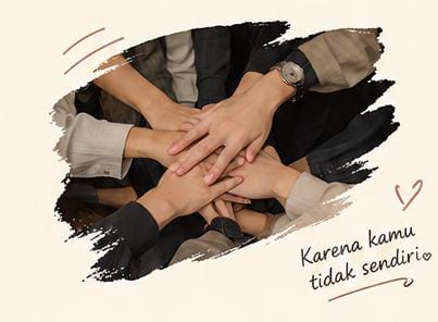 Tumpukan tangan konselor sebaya saling menguatkan